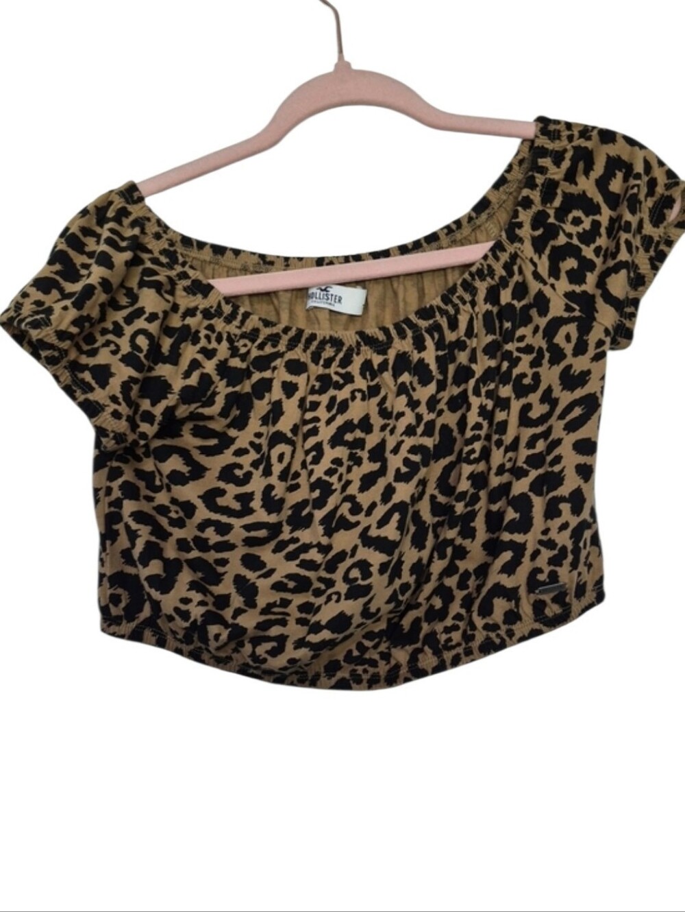Hollister Size Small Leopard Print Cropped Off Shoulder Top